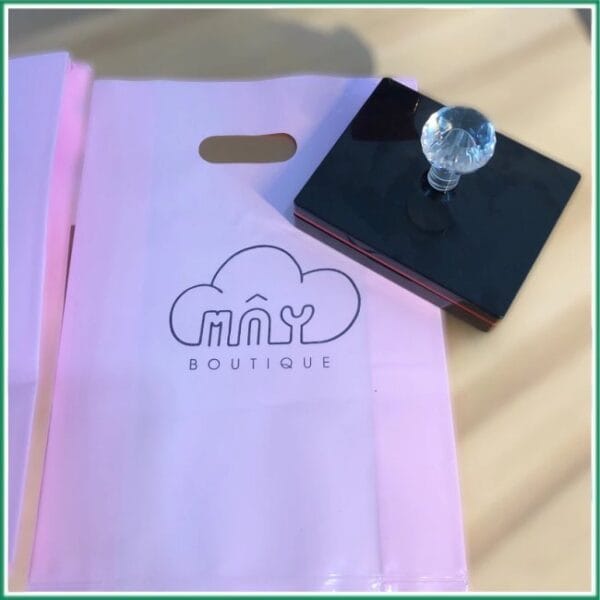 con dau in logo len bao bi 1