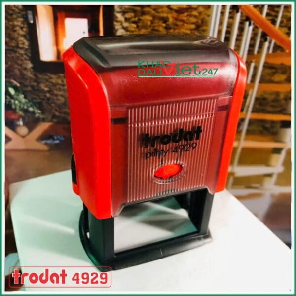 Con dấu ovan câu lạc bộ