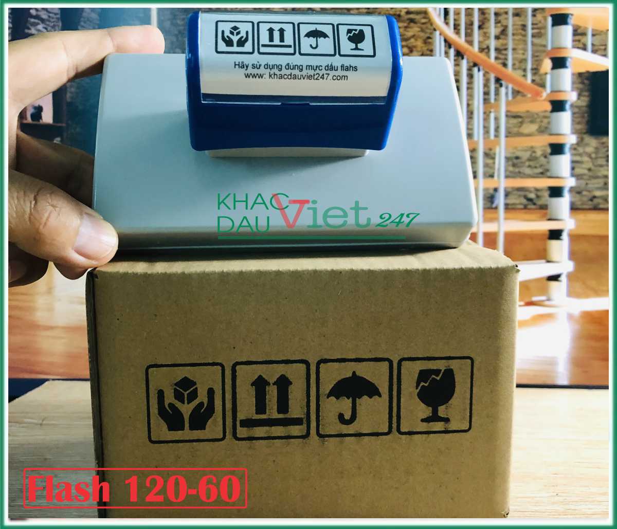 dấu đóng lên thùng cartondấu đóng lên thùng carton